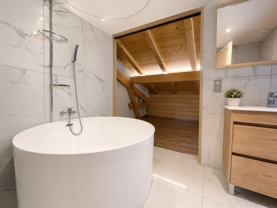 Magnifico chalet con 110 m² di garage e vista panoramica sulle montagne