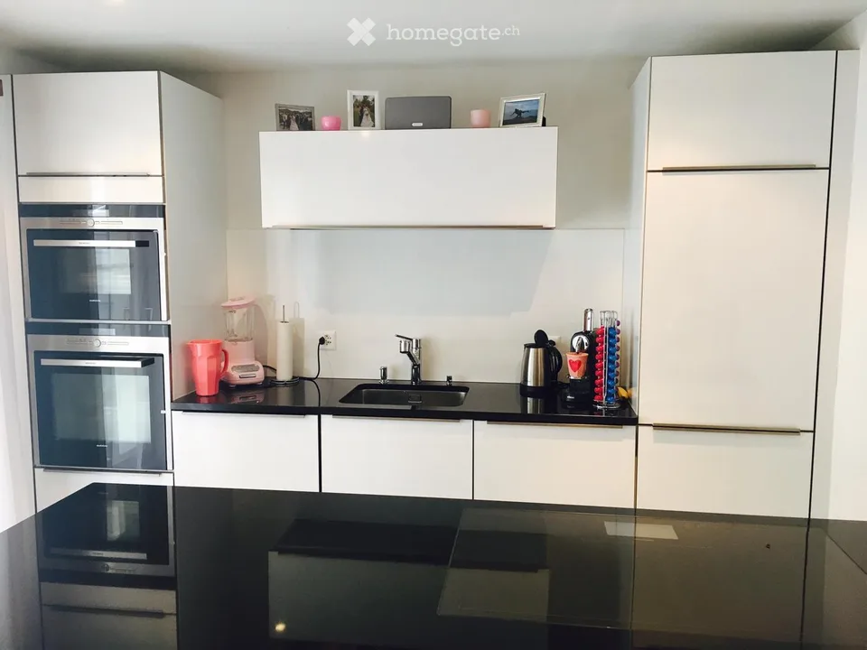 Charmantes 5-Zimmer-Reihenhaus mit Dachterrasse und Doppelgarage in Wilchingen – Foto 6 von 14