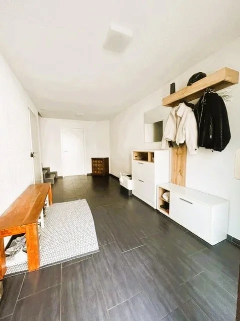 Charmantes 5-Zimmer-Reihenhaus mit Dachterrasse und Doppelgarage in Wilchingen – Foto 13 von 14
