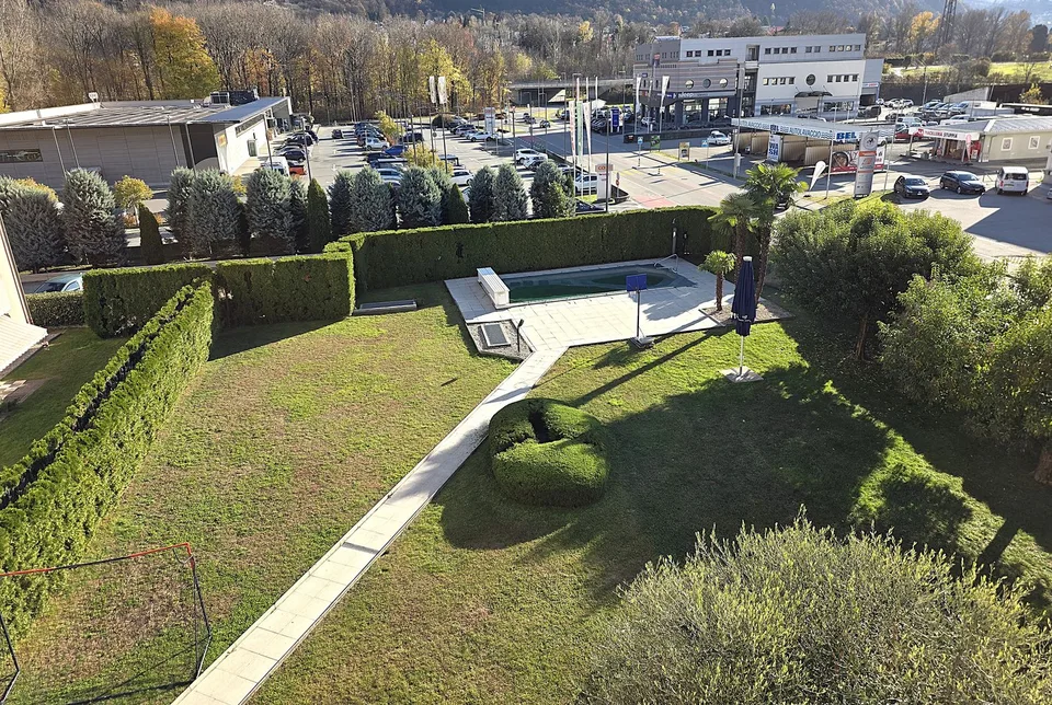 Splendido attico di 5.5 locali con piscina ad Arbedo-Castione