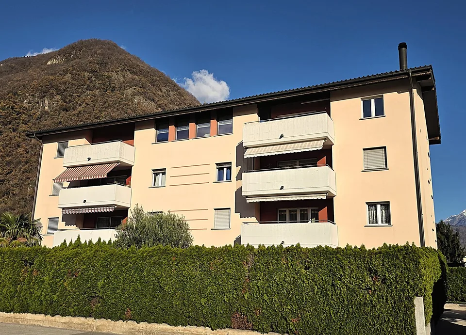 Splendido attico di 5.5 locali con piscina ad Arbedo-Castione