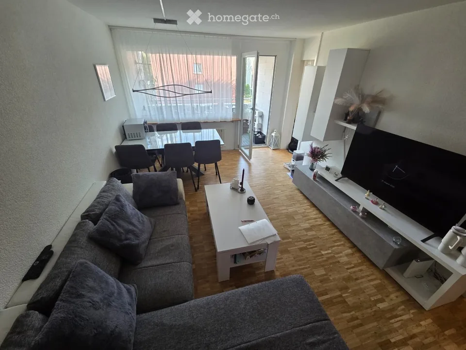 Helle 3-Zimmer-Wohnung mit Balkon in Thun