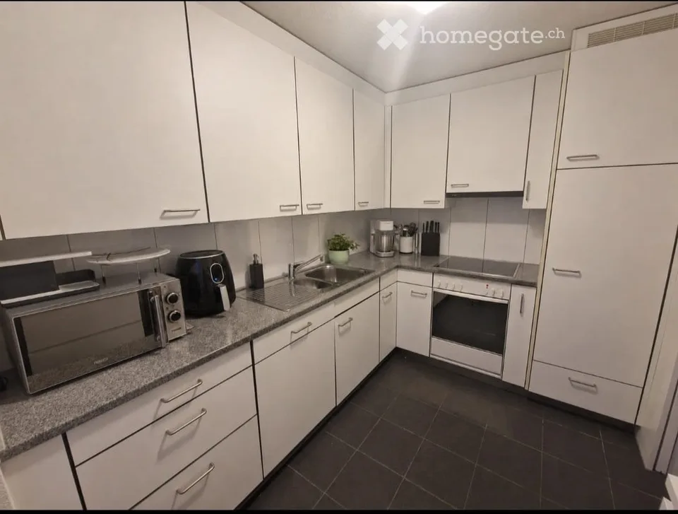 Helle 3-Zimmer-Wohnung mit Balkon in Thun