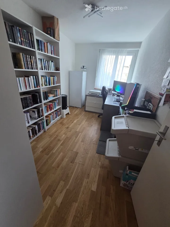 Helle 3-Zimmer-Wohnung mit Balkon in Thun