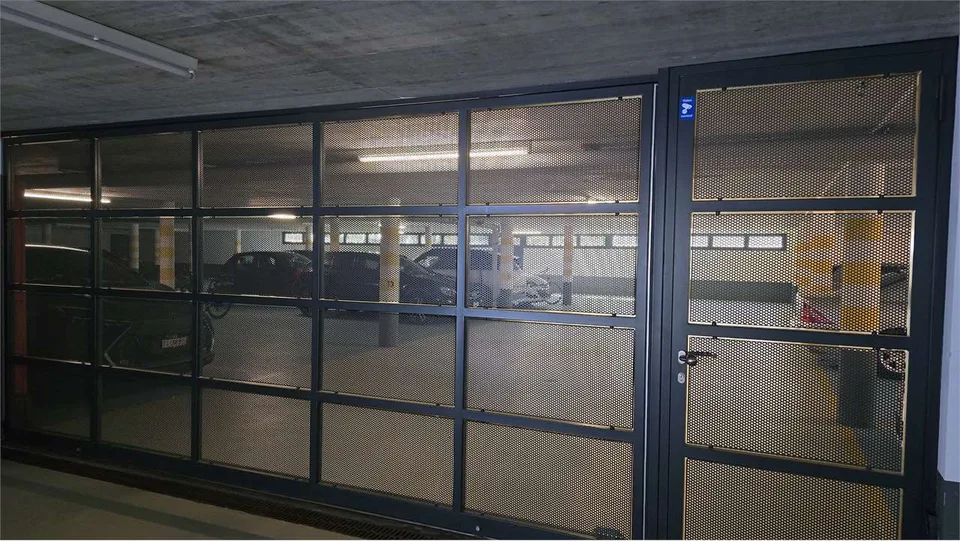 Caslano Via Stazione - 2 Parking Spaces in Garage