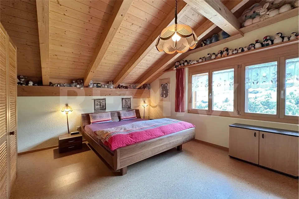 Viel Haus fürs Geld - 7½ Zimmer mit Nebengebäude, nur 17 km von Spiez