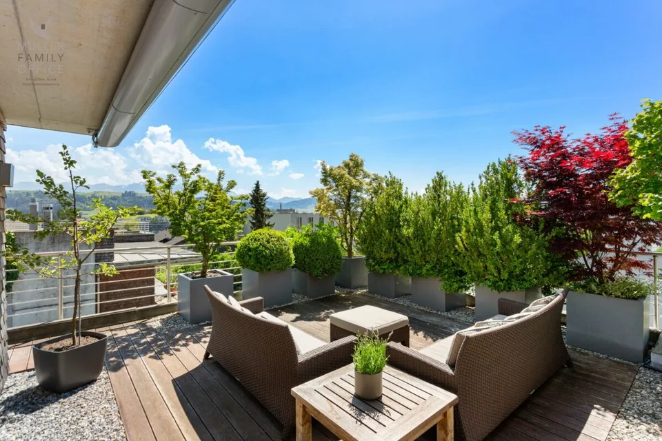 Exklusive 5 1/2 Zimmer-Maisonette-Attikawohnung mit Alpsteinblick und Aussenpool im Miteigentum