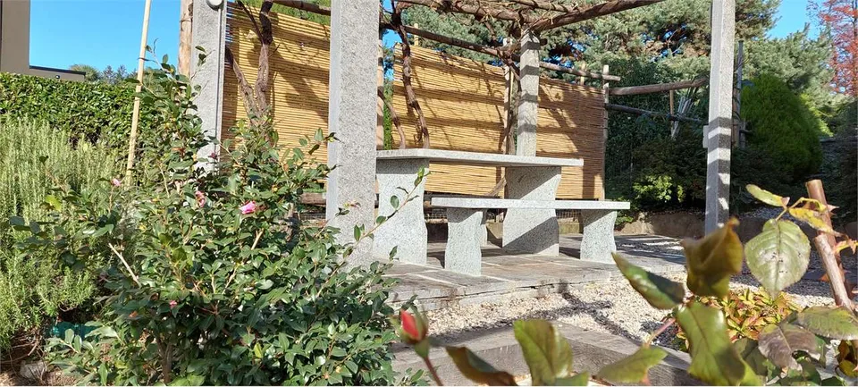 Comano - Prächtiges und großes 5-Zimmer-Haus in einem Doppelhaus mit Garten