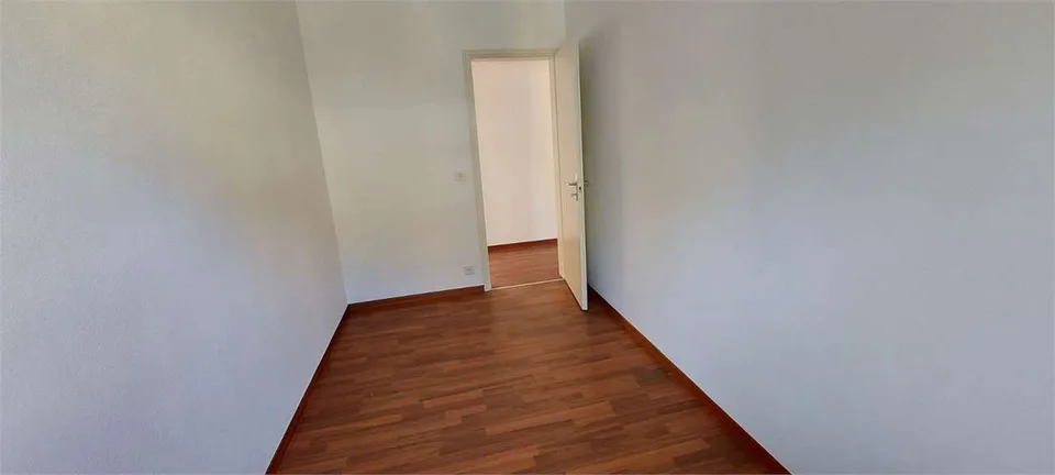 Comano - Prächtiges und großes 5-Zimmer-Haus in einem Doppelhaus mit Garten