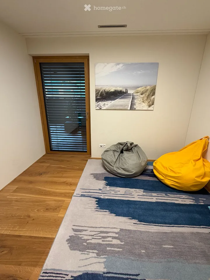 Exclusive 4.5-room family apartment with lake view