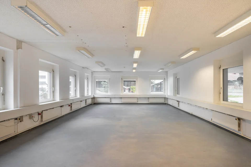 Spacious, bright office space in a prime location!