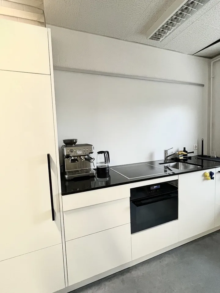 Spacious, bright office space in a prime location!