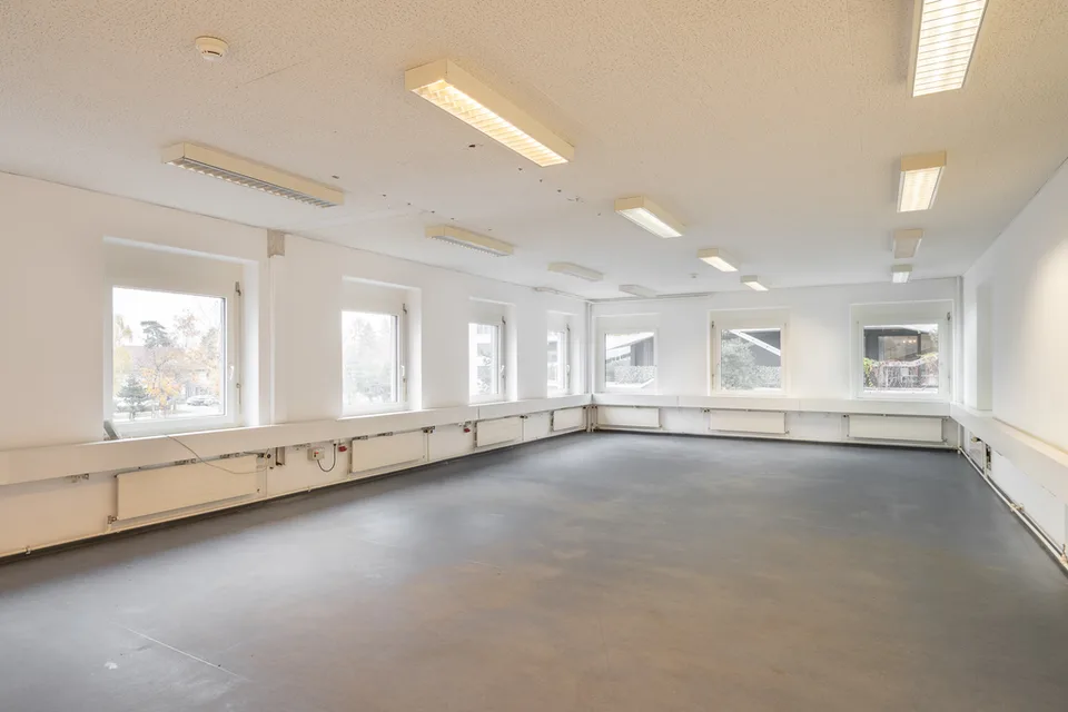 Spacious, bright office space in a prime location!