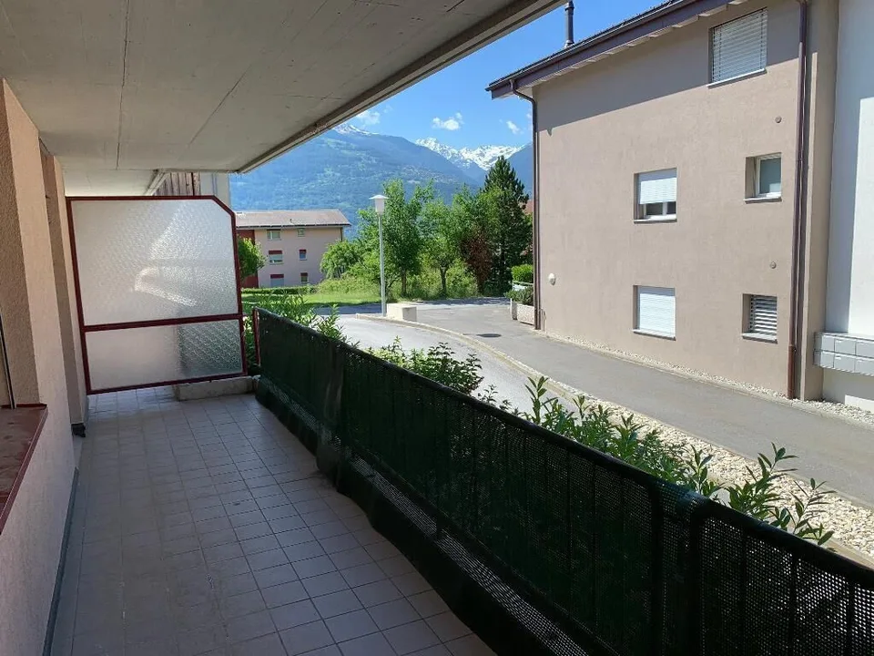 SAVIESE - BEAUTIFUL 2.5-ROOM APARTMENT