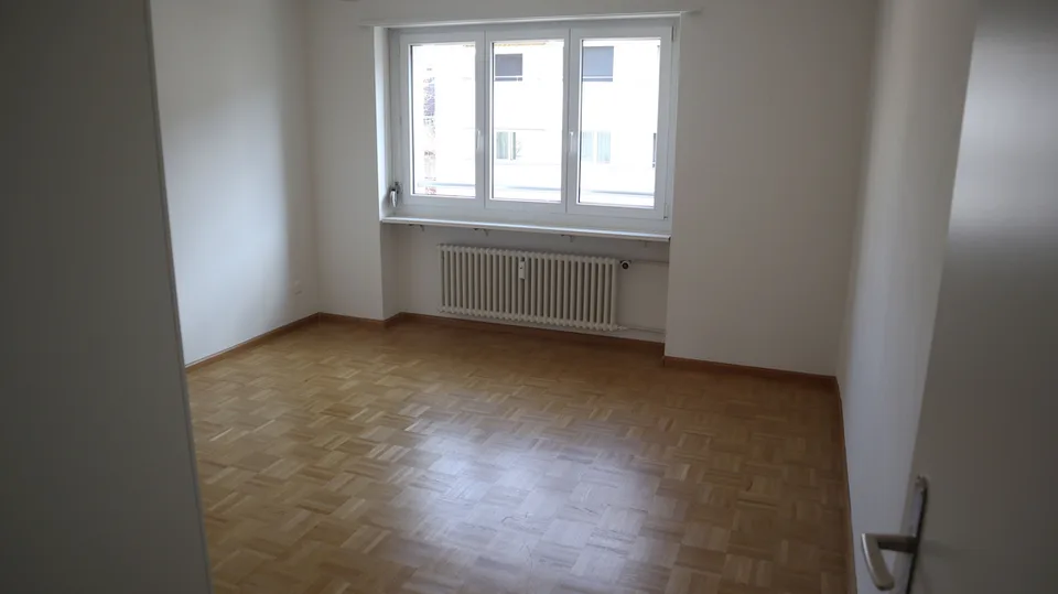 A renovated 3-room apartment directly at the barracks