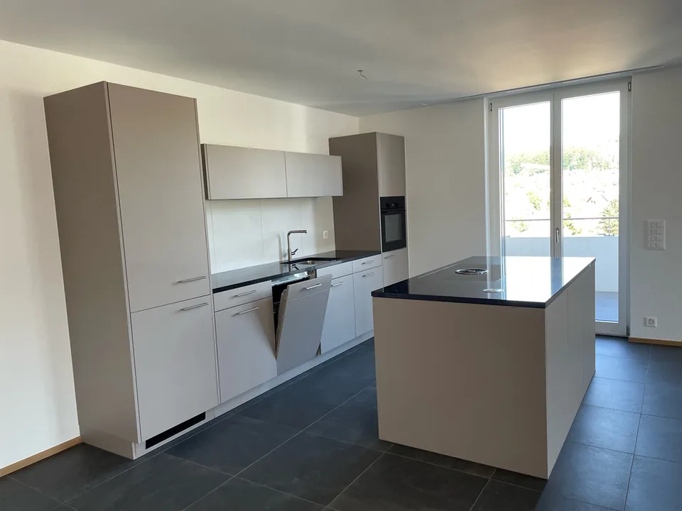 WOHNUNG MIT FANTASTISCHER AUSSICHT UND BALKON