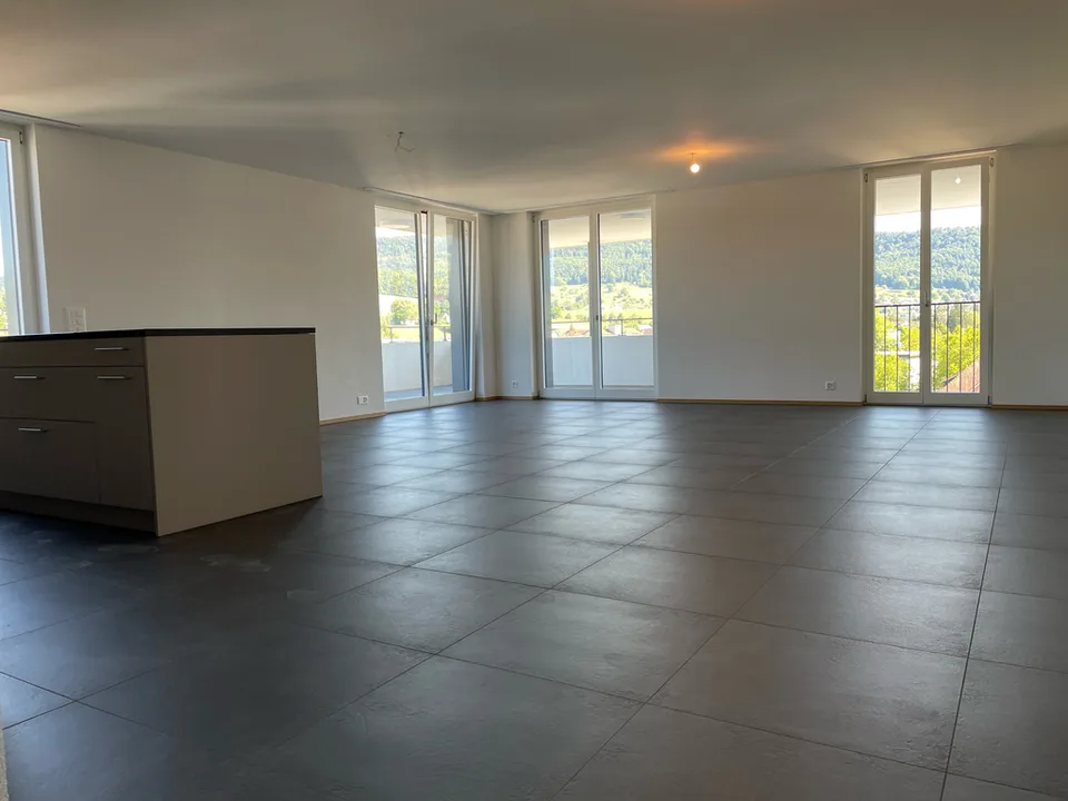 WOHNUNG MIT FANTASTISCHER AUSSICHT UND BALKON