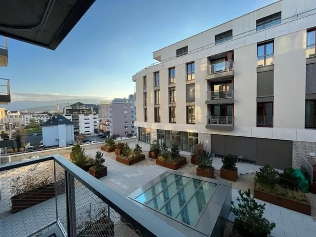 Appartamento moderno di 4,5 locali con balcone 108 m2 – foto 9 di 9