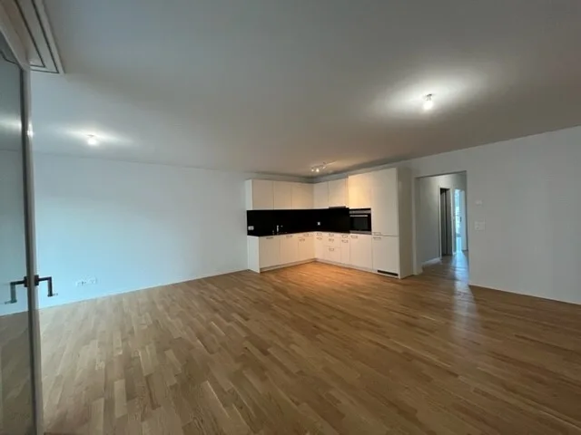 Appartamento moderno di 4,5 locali con balcone 108 m2 – foto 2 di 9