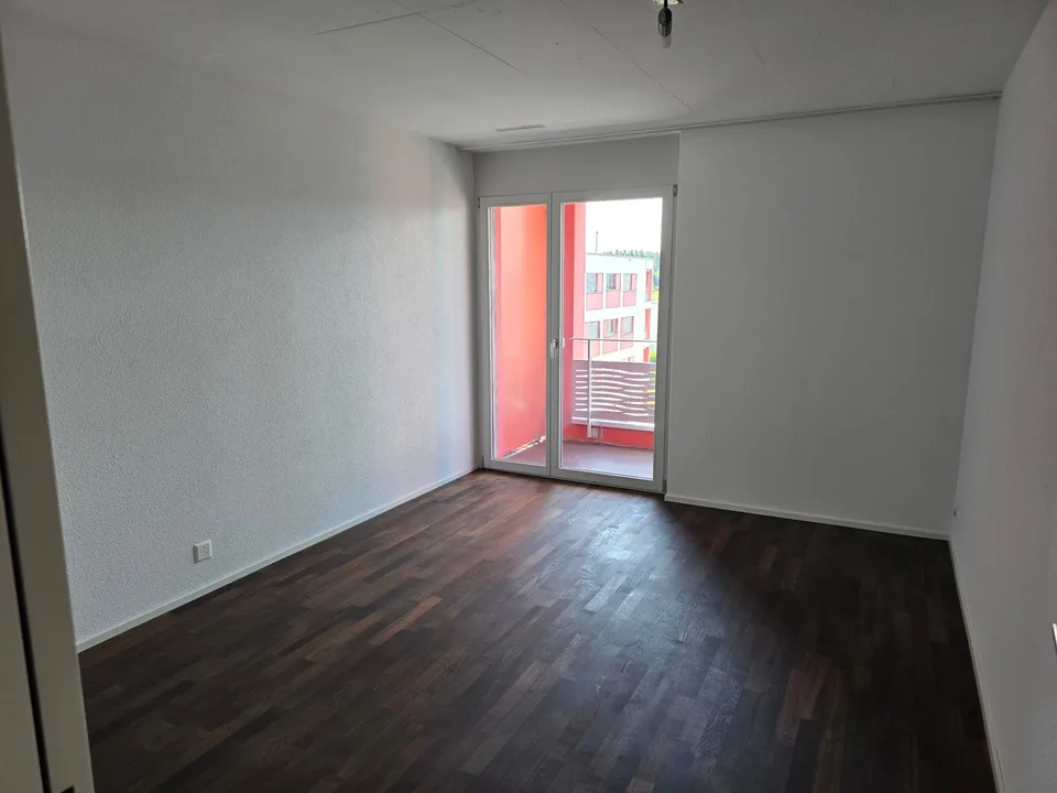 Modern 2.5-room apartment with balcony and Minergie certificate in Volketswil