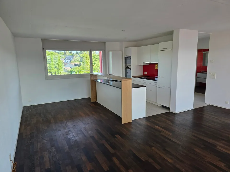Modern 2.5-room apartment with balcony and Minergie certificate in Volketswil