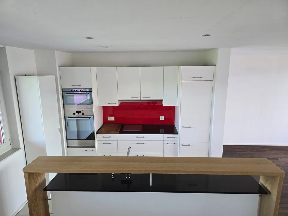 Moderne 2.5-Zimmer-Wohnung mit Balkon und Minergie-Zertifikat in Volketswil