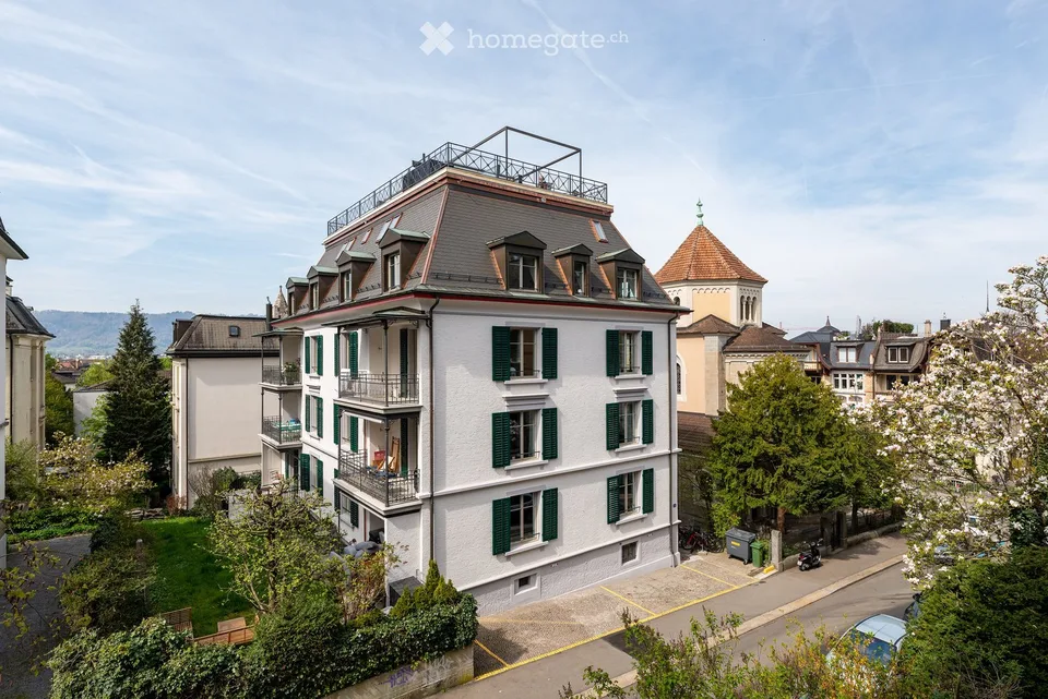 Sanierte 3.5 Zi. Jugendstil Wohnung mit Charme an ruhiger Lage