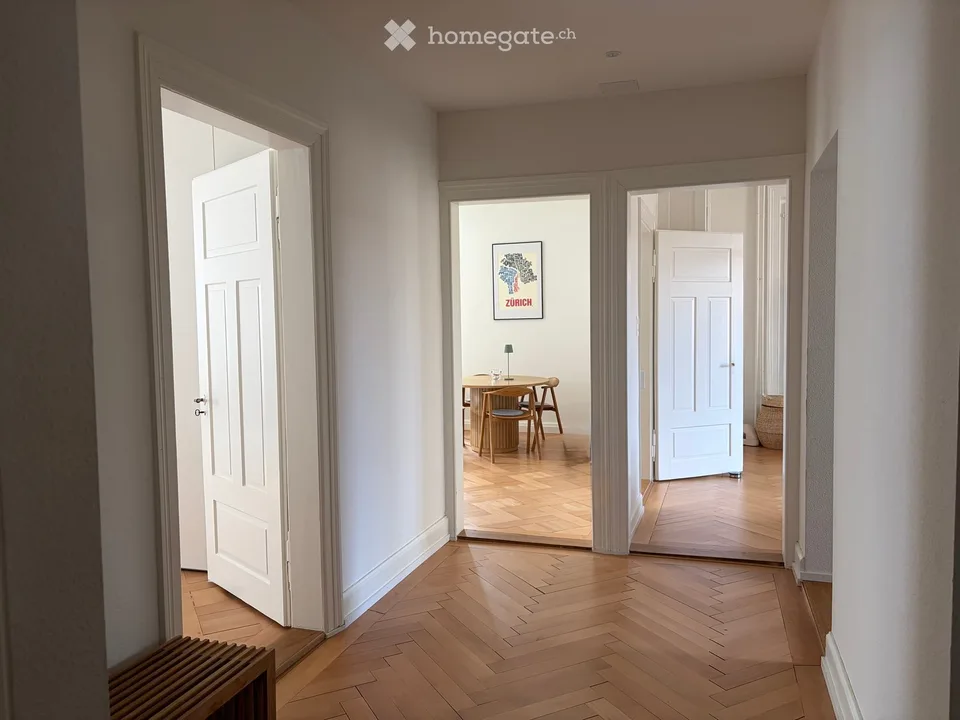 Appartement Art Nouveau rénové de 3,5 pièces avec charme dans un quartier calme