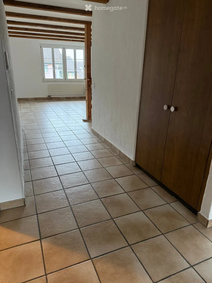Charmante 3.5-Zimmer-Wohnung in historischem Gebäude in Russikon