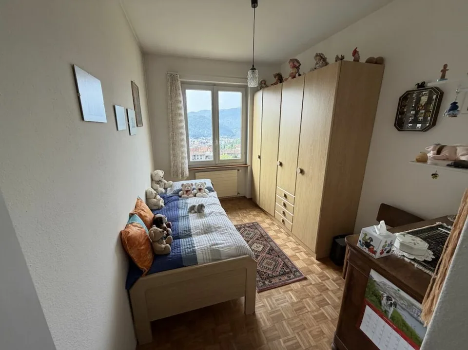Haus mit Einliegerwohnung und Seesicht Casa con appartamento indipendente e vista lago.
