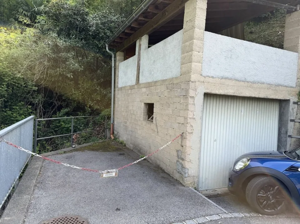 Haus mit Einliegerwohnung und Seesicht Casa con appartamento indipendente e vista lago.