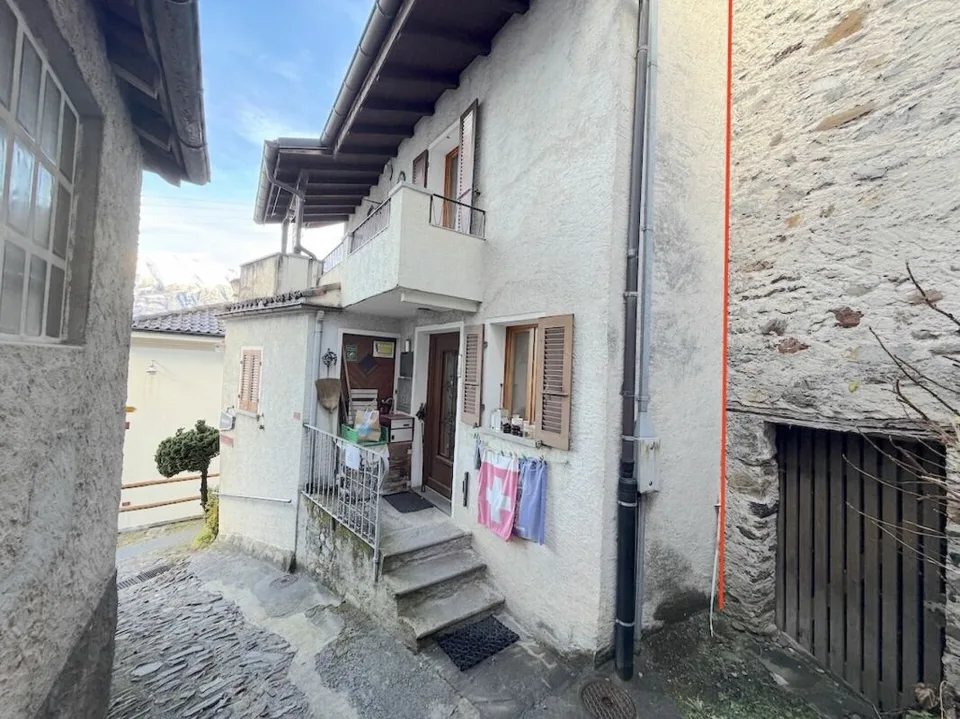 Ruhiges EFH 5 Zimmer mit Seesicht und vielen Kellern Tranquilla casa indipendente con 5 locali, vista lago e numerose cantine