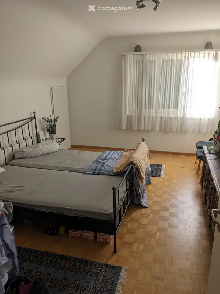 Grosse 3-Zimmer-Wohnung zentral gelegen in Küsnacht