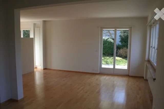 4.5-Zimmer-Doppelhaushälfte in Zollikon / BEFRISTET bis 31.08.27 / WG geignet / Haustiere erlaubt