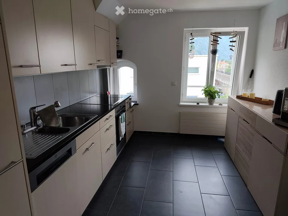 Charmante 3.5-Zimmer-Dachgeschosswohnung in Goldau – sofort verfügbar!