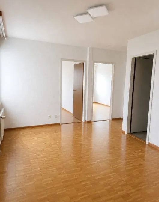Bright 5.5-room apartment with a far-reaching view in the center of Volketswil