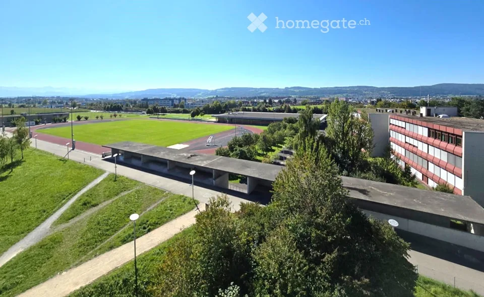 Bright 5.5-room apartment with a far-reaching view in the center of Volketswil