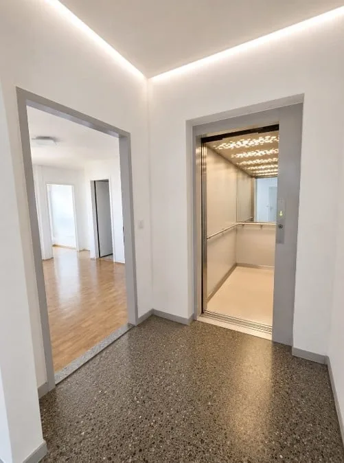 Bright 5.5-room apartment with a far-reaching view in the center of Volketswil
