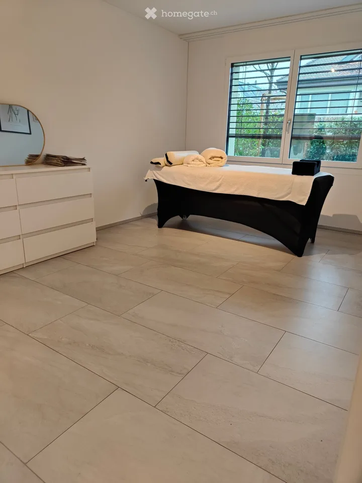 excellent as a therapy practice, cosmetic studio, hair salon or office ....