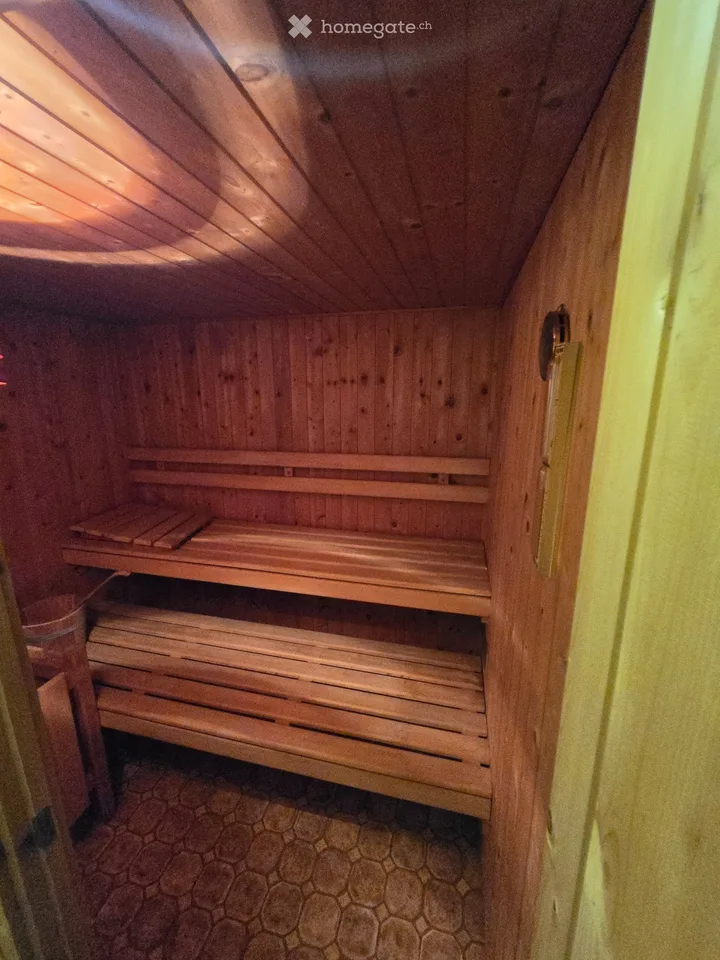 4.5 newly renovated, large private garden, two parking spaces