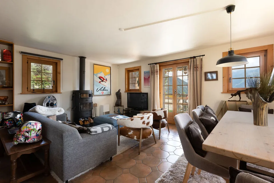 Chalet avec Permis pour Rénovation! – photo 5 sur 7