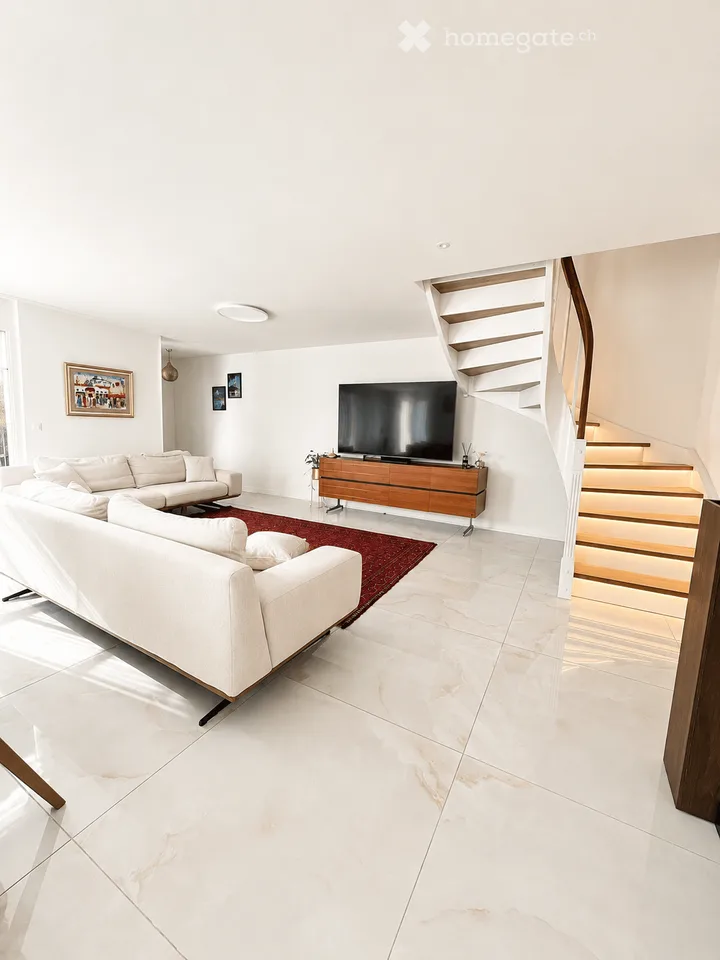 Exclusive furnished 5.5-room maisonette on the 3rd + 4th floor (attic) with 23 m² terrace