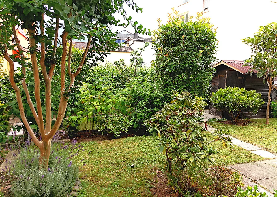 Appartement spacieux de 2.5 pièces avec jardin à Giubiasco