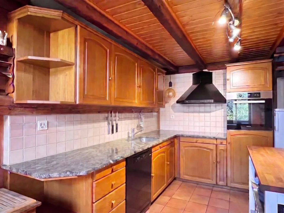 Casa in vendita a Vallée de Joux di 6,5 locali - 230 m², con appartamento di 2 locali e grande giardino