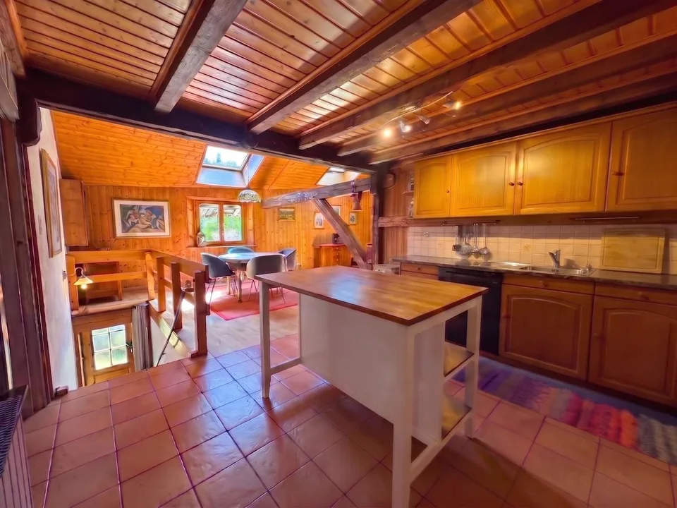 Casa in vendita a Vallée de Joux di 6,5 locali - 230 m², con appartamento di 2 locali e grande giardino