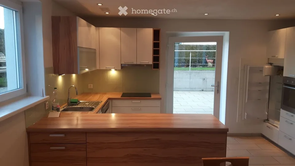 helle, moderne 3.5 Zimmerwohnung mit Gartensitzplatz