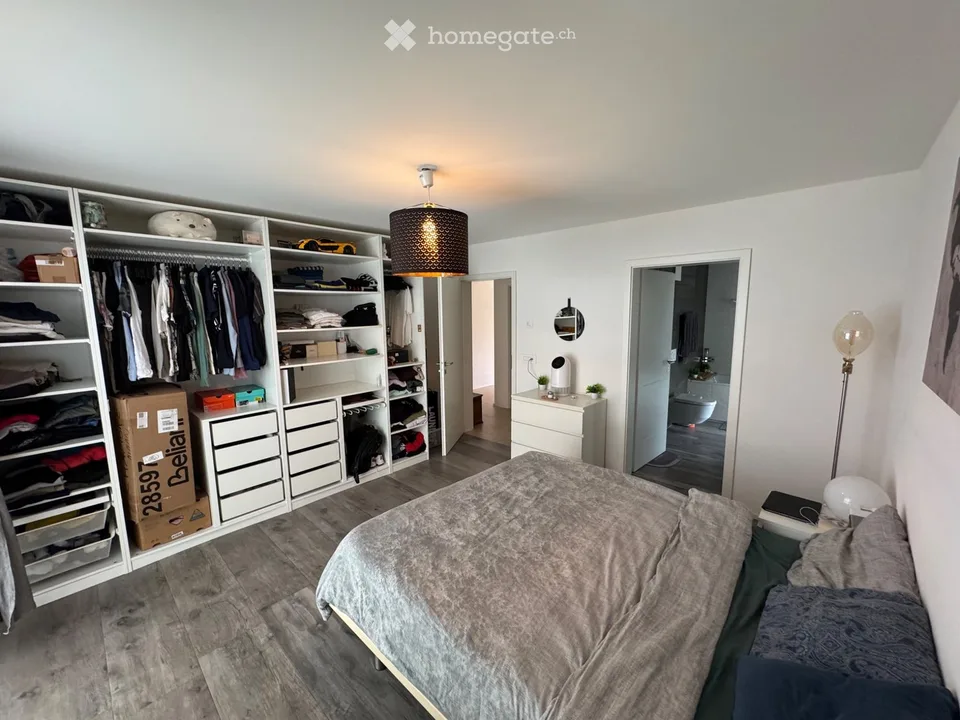Large bright apartment with 4.5 rooms, 116m2, garden in Boudry