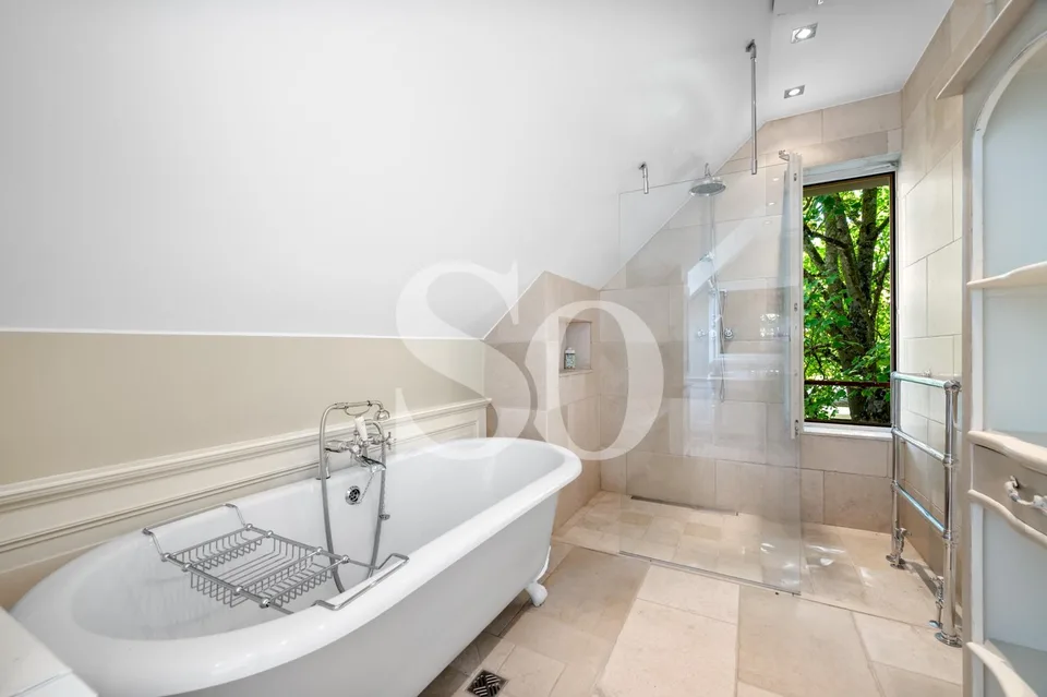 Exclusivité: Élégante villa familiale sur une vaste parcelle à quelques pas du lac – photo 25 sur 25