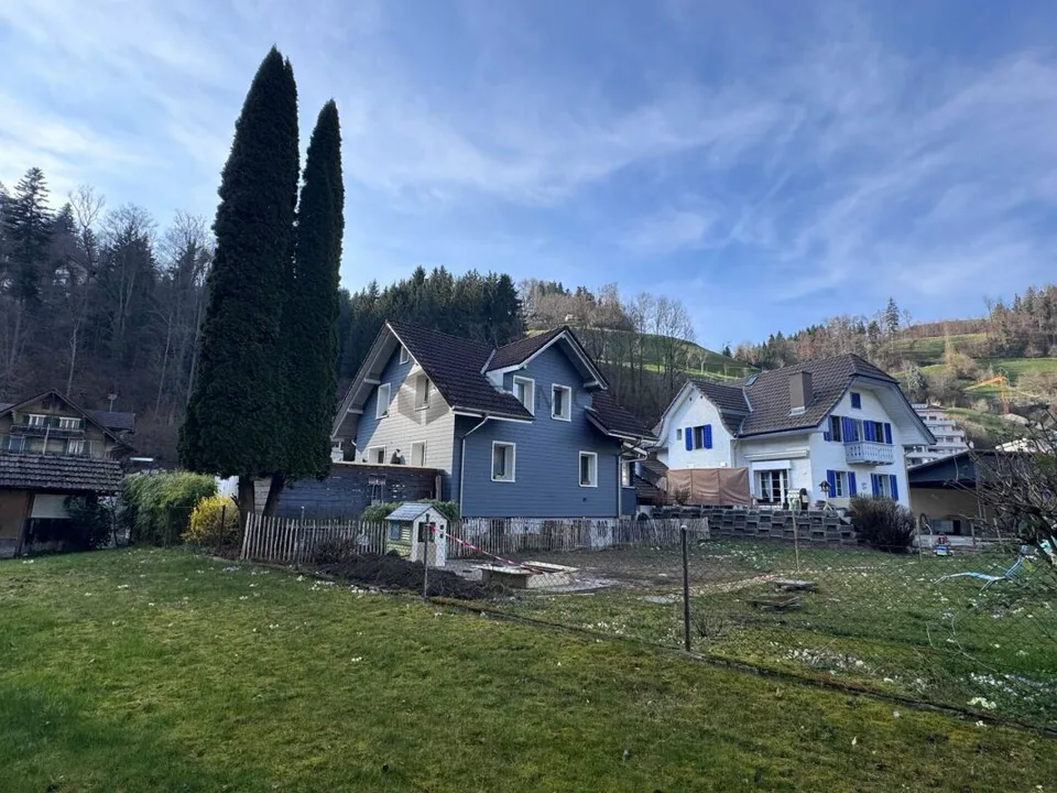 Top Price: Single-Family House with Potential (Core Zone C, 18m) directly on the River.