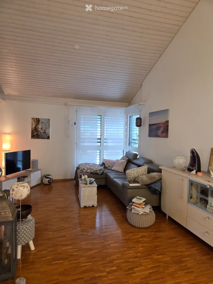 Nachmieter gesucht für 3.5 Zimmerwohnung (3. Stock) in Arth